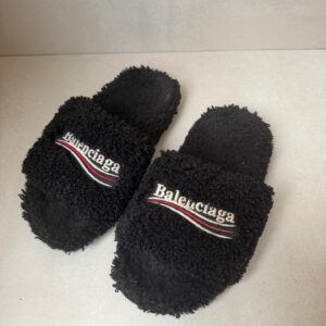 Balenciaga slides size 38