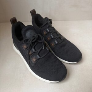 Louis Vuitton sneaker size 39